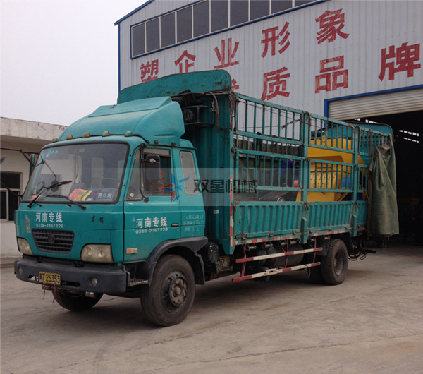<a href='http://m.94mmp.cn/psj/87.html' target='_blank'><span>廢鐵破碎機</span></a>廠家設(shè)備發(fā)貨現(xiàn)場