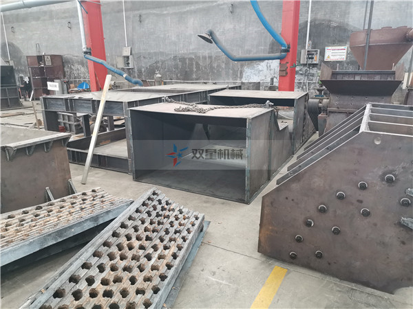 <a href='http://m.94mmp.cn/' target='_blank'><span>廢鋼破碎機</span></a>廠家設備生產現(xiàn)場