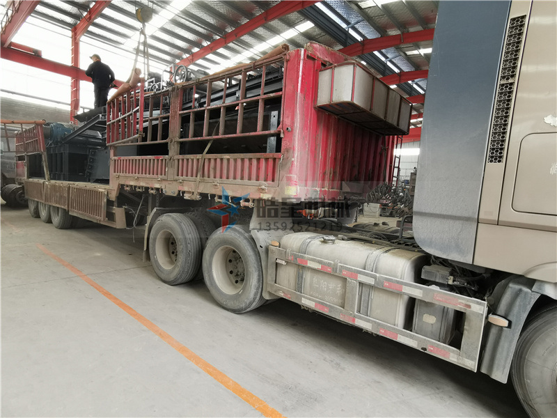 鋁合金破碎機發(fā)貨現(xiàn)場 <a href='http://m.94mmp.cn/feilv/852.html' target='_blank'><span>鋁合金破碎機</span></a>發(fā)貨現(xiàn)場